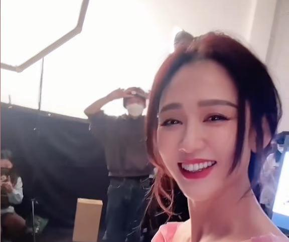 娱乐明星吃瓜解说视频,娱乐圈幕后故事一网打尽
