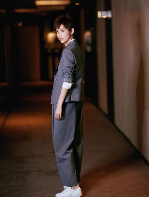 娱乐吃瓜酱霸道总裁衬衫,娱乐吃瓜酱的时尚解码